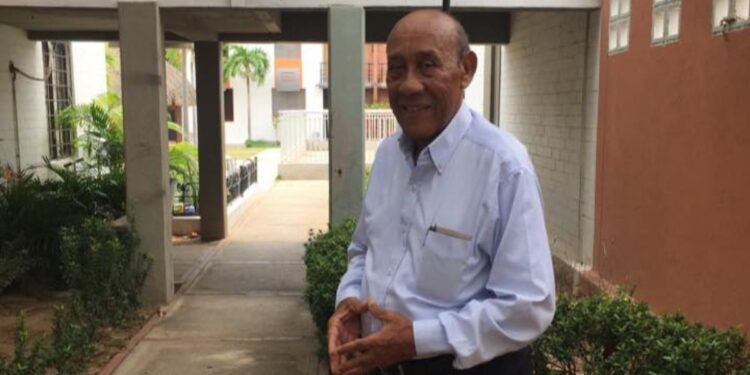El Liceo Nacional Almirante Padilla rindió homenaje póstumo al profesor Manuel Sierra Pimienta
