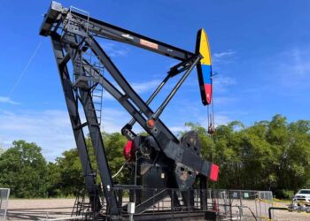 Ecuador aumenta 900 % la tarifa para transportar crudo colombiano por su oleoducto en medio de tensión bilateral