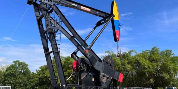 Ecuador aumenta 900 % la tarifa para transportar crudo colombiano por su oleoducto en medio de tensión bilateral