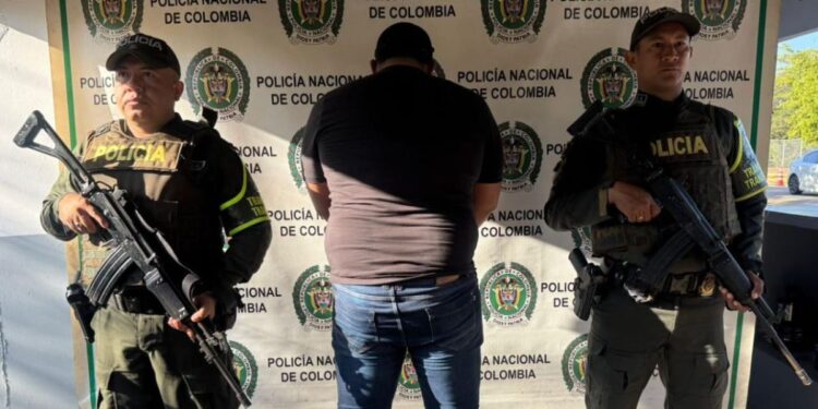 Capturan a hombre por falsedad documental en vía La Paz–Distracción