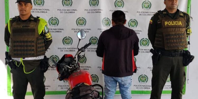 Recuperan motocicleta con reporte de hurto y capturan a su conductor en la vía Riohacha–Paraguachón