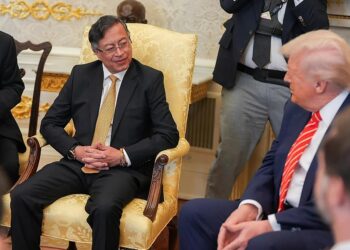 Por la puerta de atrás