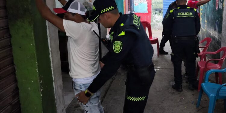 Policía refuerza controles en el Mercado Nuevo de Riohacha para prevenir delitos
