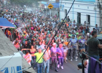 Así se vivió el “Color Run” en Villanueva