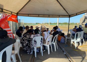 ¡Basta de bloquear el tren del desarrollo!