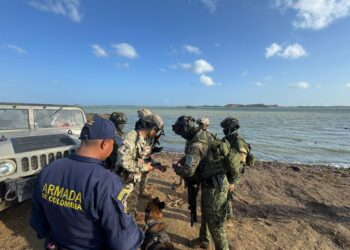 Fuerzas Militares destruyen astillero ilegal y semisumergible valuado en más de $3.000 millones en La Guajira
