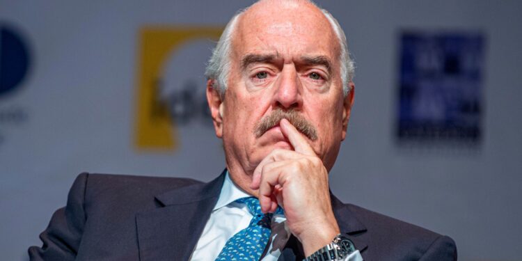 Andrés Pastrana rechaza vínculos con Epstein y cuestiona señalamientos tras difusión de archivos desclasificados