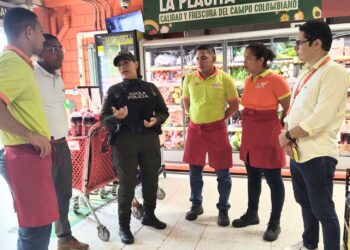 Gaula de la Policía continúa fortaleciendo la prevención contra la extorsión en comercios de Riohacha
