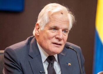 Miguel Uribe Londoño retoma su aspiración presidencial y lanza críticas al Centro Democrático