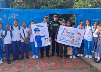 Policía refuerza la seguridad y acompaña el regreso a clases en varios municipios de La Guajira