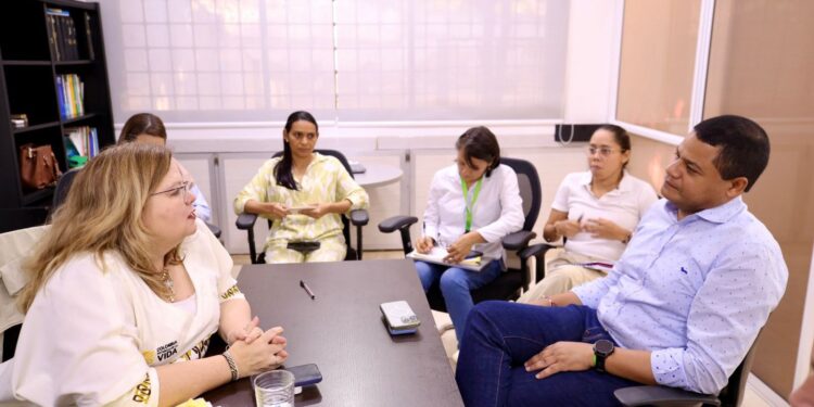 Alcaldía de Riohacha e ICBF coordinan ayudas para familias afectadas por las inundaciones