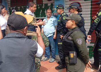 Policía adelanta jornada preventiva en seguridad dirigida a comerciantes del Mercado Viejo de Riohacha