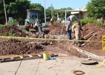 Avanzan obras de alcantarillado y pavimentación en la calle 14B de Villanueva para mitigar inundaciones