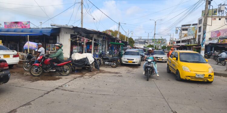 Se restablece el comercio en el sector del Mercado Viejo de Riohacha