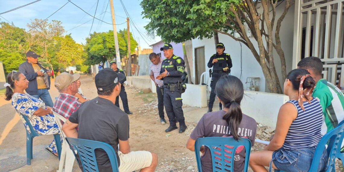 Policía y autoridades articulan acciones de seguridad y convivencia ciudadana en barrios de Maicao