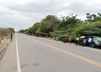 Levantan bloqueos en las salidas de Maicao hacia Albania y Riohacha tras acuerdos con campesinos