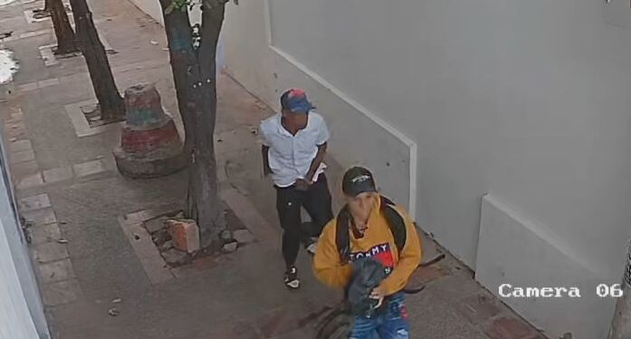 Asalto en zona bancaria de Villanueva quedó registrado en cámaras de seguridad