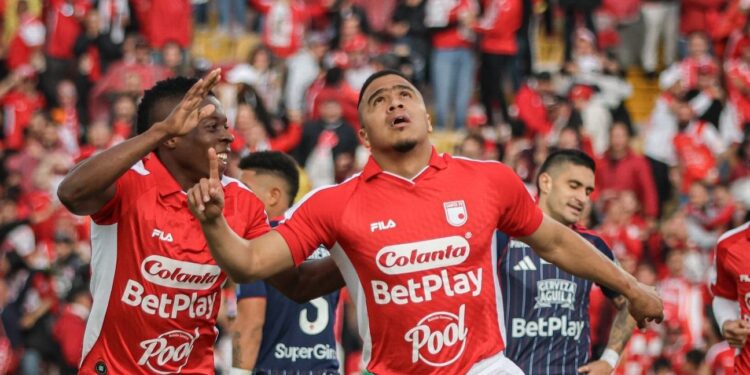 Junior llega a 11 partidos sin ganarle a Independiente Santa Fe tras caer 2-1 en Bogotá