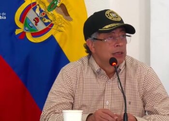 Petro denuncia plan para asesinarlo y señala a general de la Policía de complot en su visita a Donald Trump