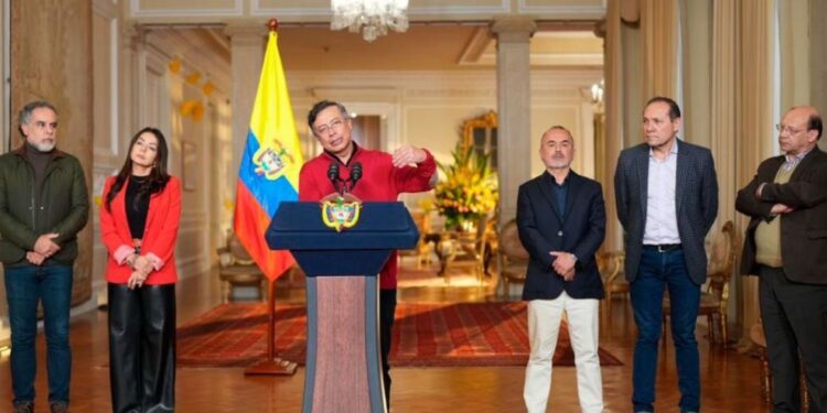 Presidente Gustavo Petro anuncia alocución sobre salario mínimo y propone subirlo a $2.155.000