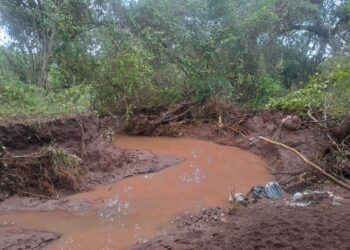 Creciente súbita en la sequía «Mata Oscura» provocó inundaciones en varios barrios de Villanueva