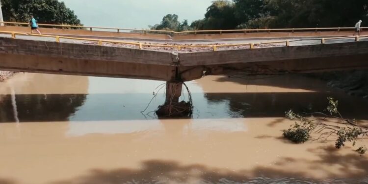 Gobernador de La Guajira alerta crisis por desconexión vial tras colapso del puente Mendihuaca y graves afectaciones por frente frío