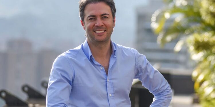 CNE autoriza a Daniel Quintero participar en la consulta presidencial de izquierda del 8 de marzo