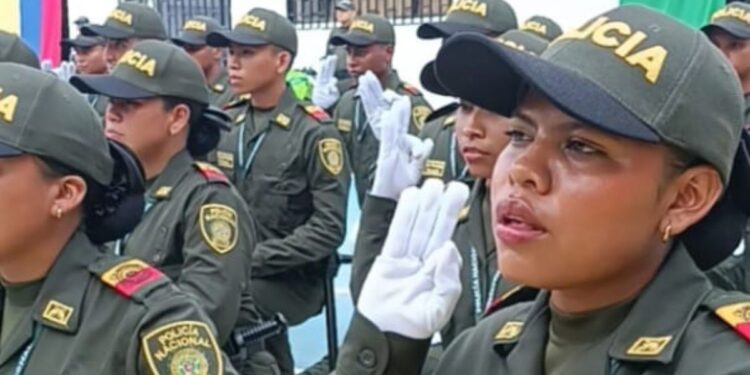 55 nuevos Auxiliares de Policía juraron bandera para reforzar la seguridad y convivencia en La Guajira