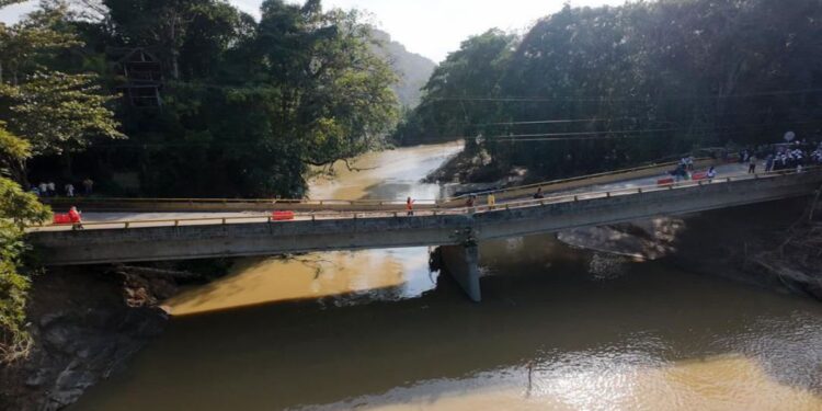 Paso provisional en Mendihuaca sería habilitado en una semana tras caída del puente
