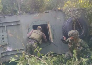 Subintendente murió luego de que camión del Ejército cayera de la vía en medio de una asonada