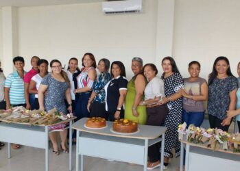 Homenaje a las mujeres que luchan, educan y transforman el mundo