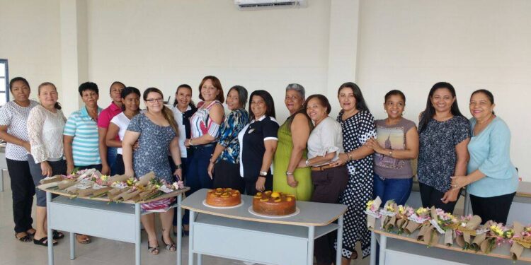Homenaje a las mujeres que luchan, educan y transforman el mundo