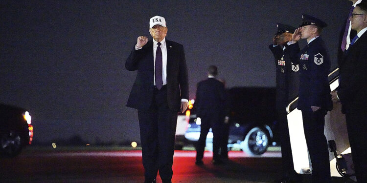 Trump advierte que “gran oleada” de ataques contra Irán aún no ocurre, pero será pronto