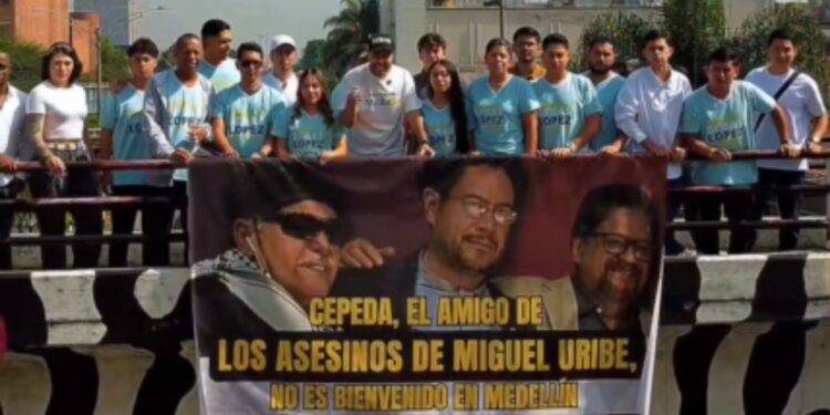Visita de Iván Cepeda a Medellín desata rechazo del Centro Democrático