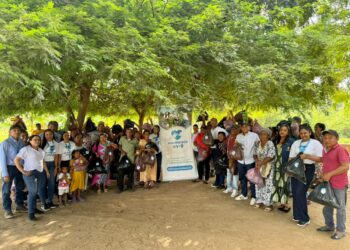 Voluntariado de Air-e Intervenida beneficia a 100 familias en Riohacha con entrega de mercados y kits de aseo