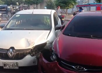 Choque entre vehículos deja dos pasajeros lesionados en Villanueva