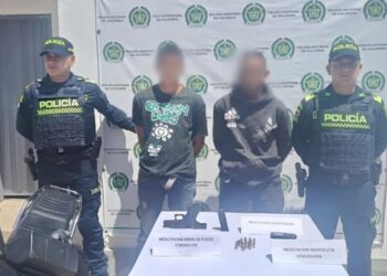 Policía frustra presunto plan de homicidio y captura a dos hombres armados en Uribia