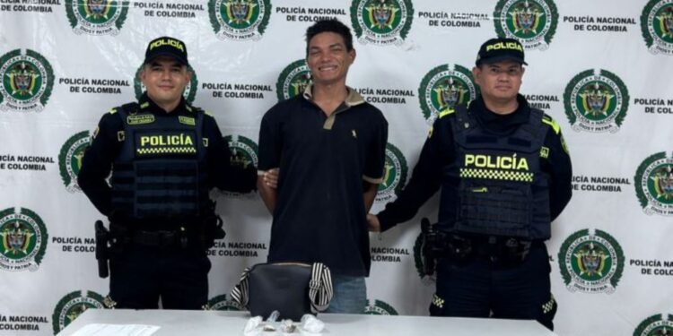 Capturan a un hombre por porte de estupefacientes durante patrullaje en Barrancas