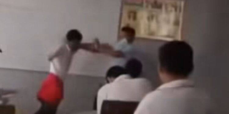 Estudiante agrede a docente durante clase en colegio de Barranquilla; institución y Secretaría de Educación acompañan el caso