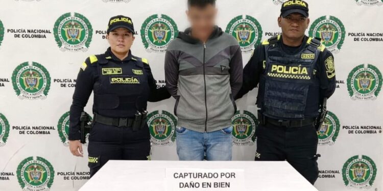 Capturan a un hombre por lesiones personales y daño en bien ajeno en vía pública de Riohacha