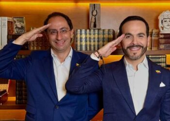 Abelardo de la Espriella anuncia como fórmula vicepresidencial al exministro de Hacienda José Manuel Restrepo