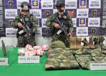 Operativo en una vivienda de Santa Marta deja armas, cocaína y material militar incautados