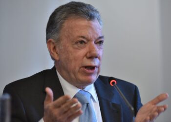 Juan Manuel Santos afirma que Colombia debe elegir un presidente que genere “un mínimo de consenso”