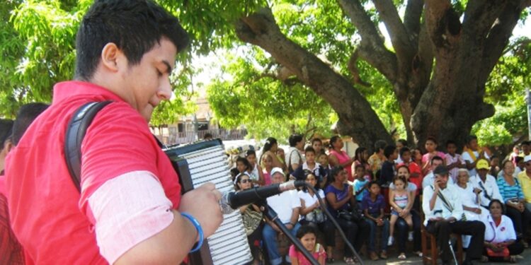 El palo e’ mango entre cantos, recuerdos y exámenes científicos