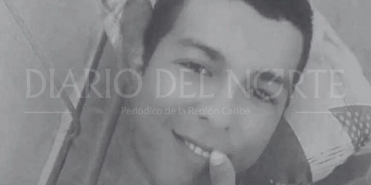 Identifican a joven hallado muerto con signos de violencia en zona rural de Albania