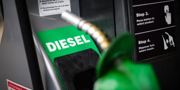 Gobierno elimina subsidio al diésel para uso industrial y excluye estos combustibles del FEPC