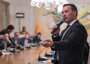 Ministro de Defensa anuncia entrega de viviendas a familias de víctimas de la tragedia de la FAC