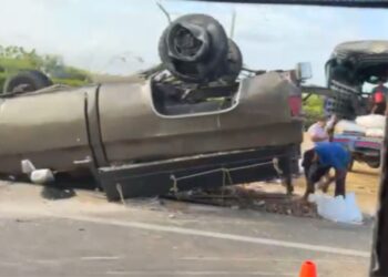 Volcamiento de camioneta en la vía Maicao–Paraguachón deja varios lesionados