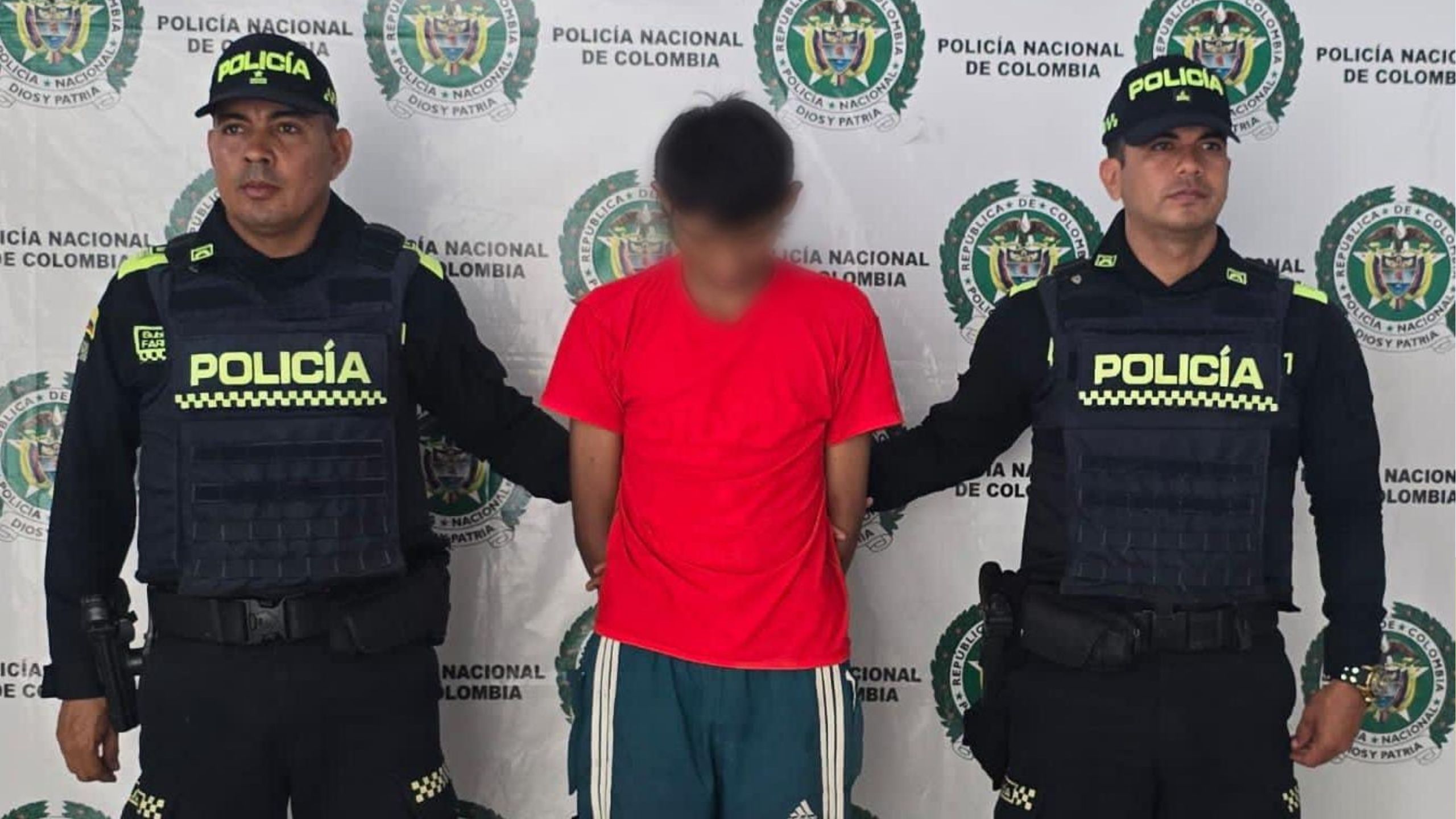 Capturan a hombre tras agredir a dos personas en vía pública de Barrancas