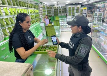Comerciantes de los mercados públicos de Riohacha, son orientados en la prevención contra la extorsión